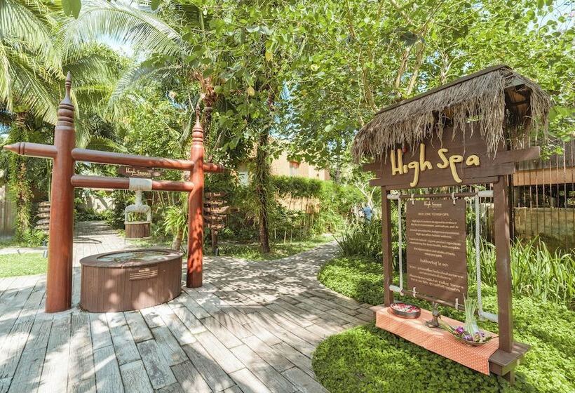 Resort High Season Pool Villa & Spa