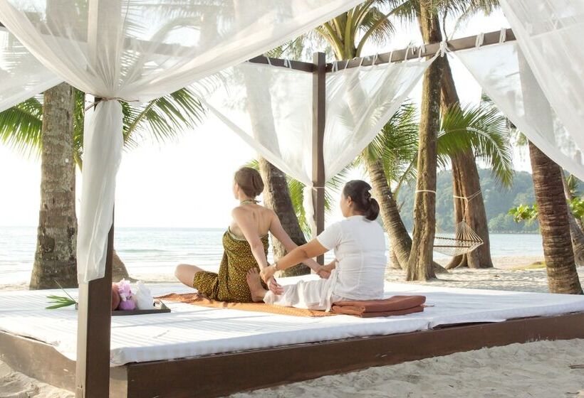 Resort High Season Pool Villa & Spa