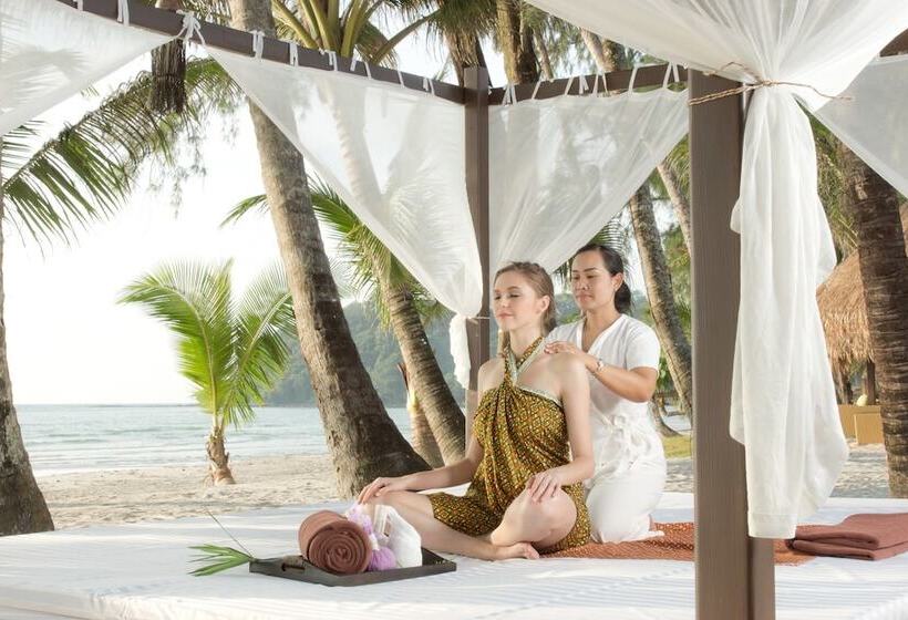 Resort High Season Pool Villa & Spa