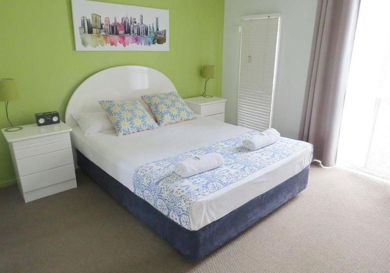 The Shores Holiday Apartments