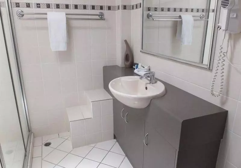 The Shores Holiday Apartments