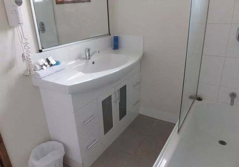 The Shores Holiday Apartments