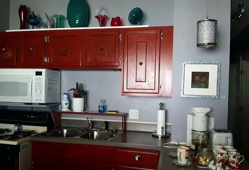 تختخواب و صبحانه The Muse Gallery Guesthouse