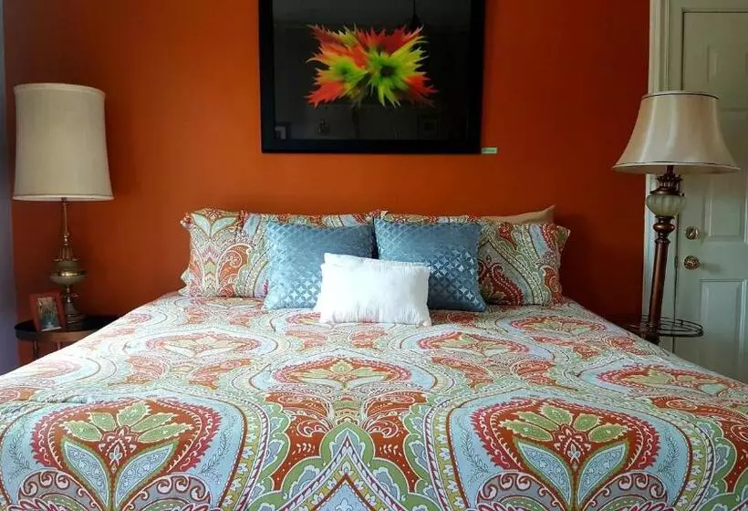 تختخواب و صبحانه The Muse Gallery Guesthouse