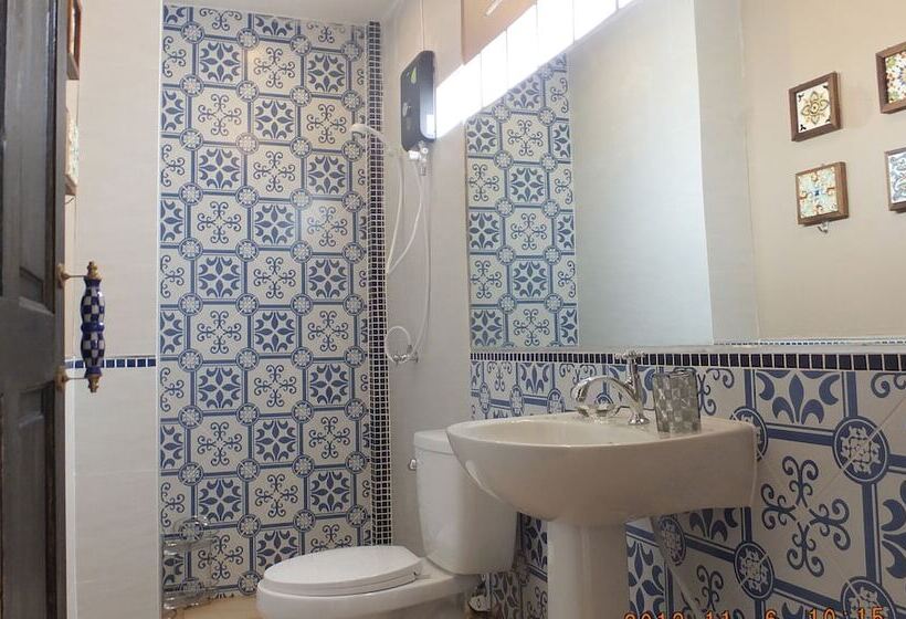 בית מלון כפרי Escape Cabins