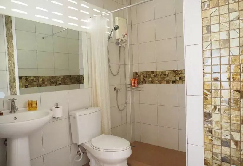 בית מלון כפרי Escape Cabins