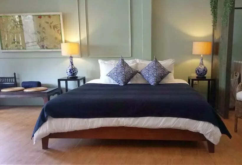 בית מלון כפרי Escape Cabins