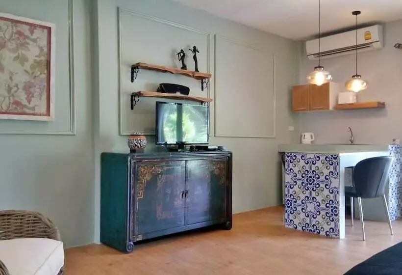 בית מלון כפרי Escape Cabins