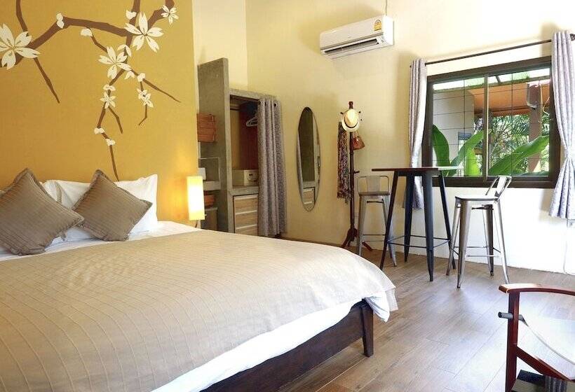 בית מלון כפרי Escape Cabins