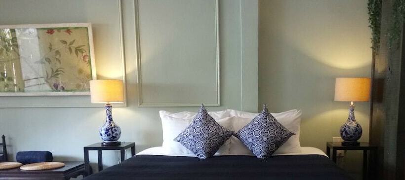 בית מלון כפרי Escape Cabins