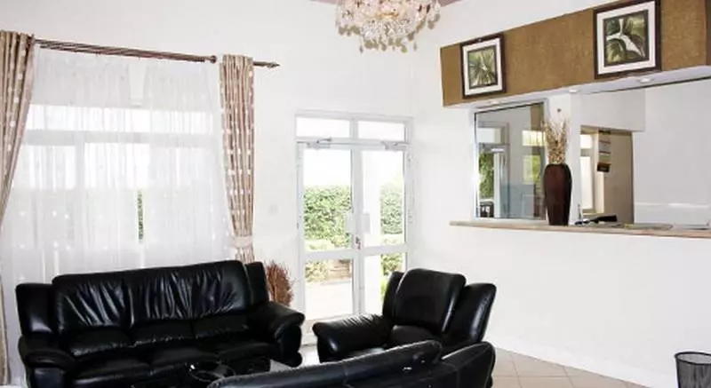 هتل Executive Airport