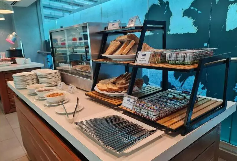 Hotel Holiday Inn Express & Suites Johor Bahru By Ihg