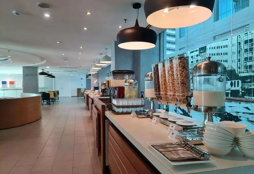 Hotel Holiday Inn Express & Suites Johor Bahru By Ihg