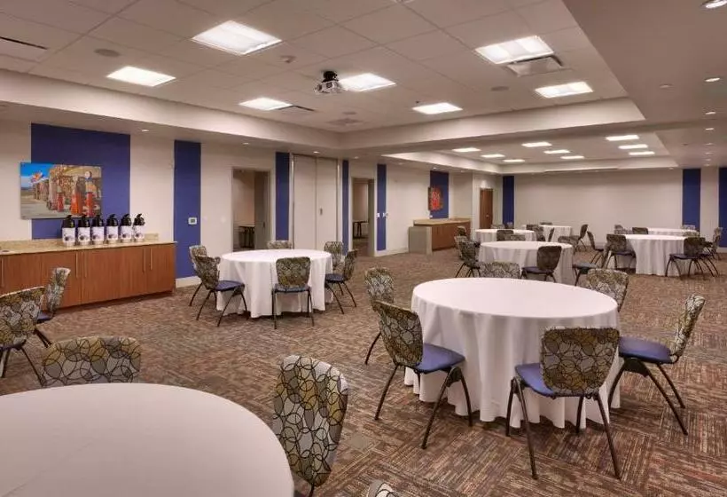 ホテル Holiday Inn Express & Suites Phoenix West   Buckeye, An Ihg