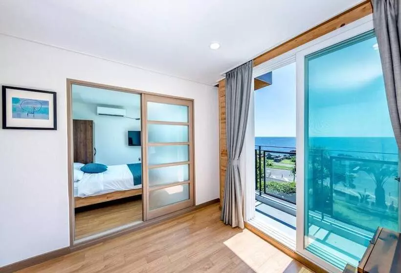 ホテル Jeju Aurum