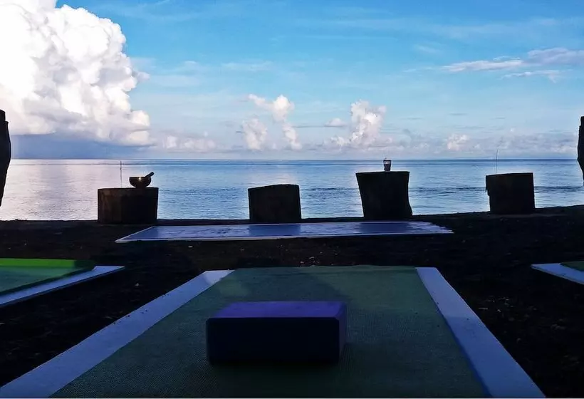 هتل Kurma Eco Beach Lodge
