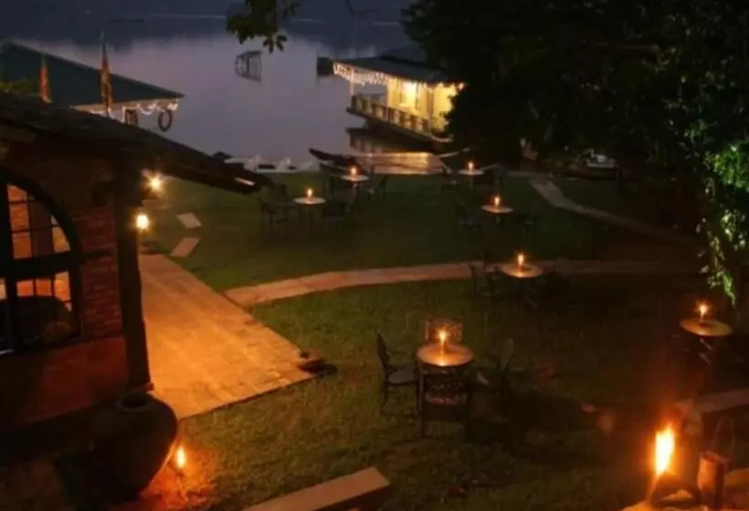 Отель Maduganga Villa Amazing Island Resort