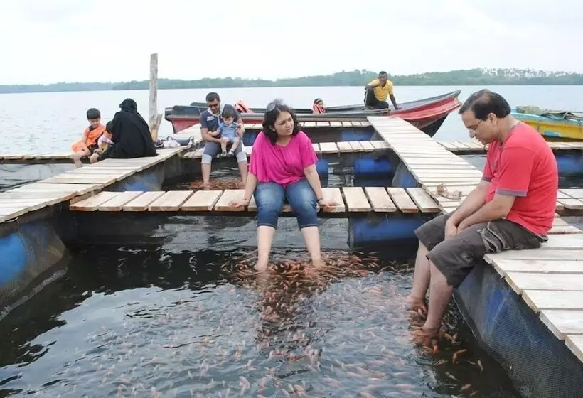 Отель Maduganga Villa Amazing Island Resort