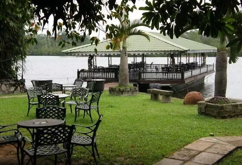 Отель Maduganga Villa Amazing Island Resort