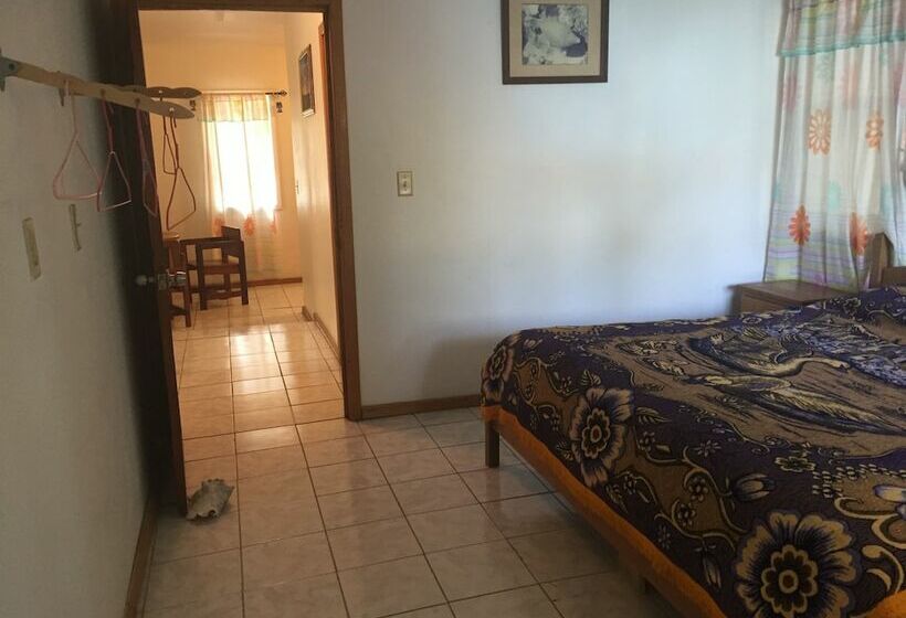 בית מלון כפרי Maya Breeze Inn