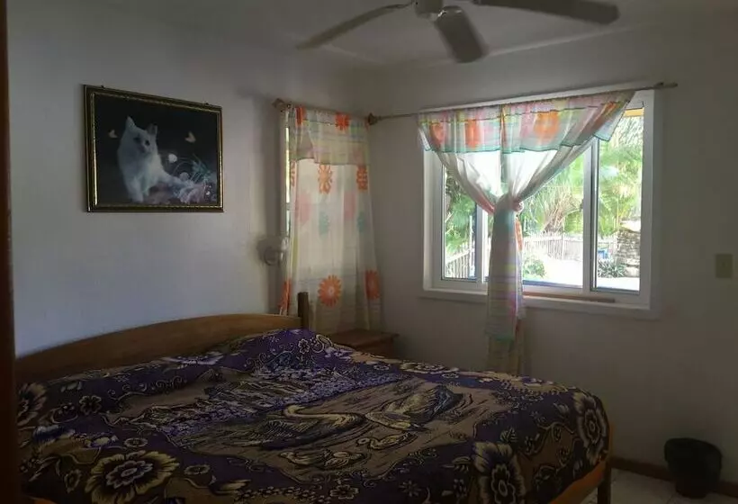 Hotel Maya Breeze Inn