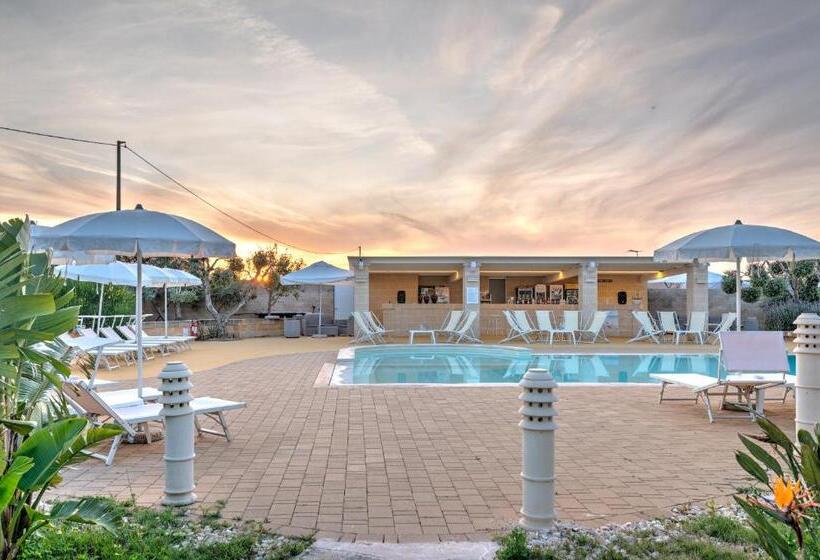 בית מלון כפרי Reverse