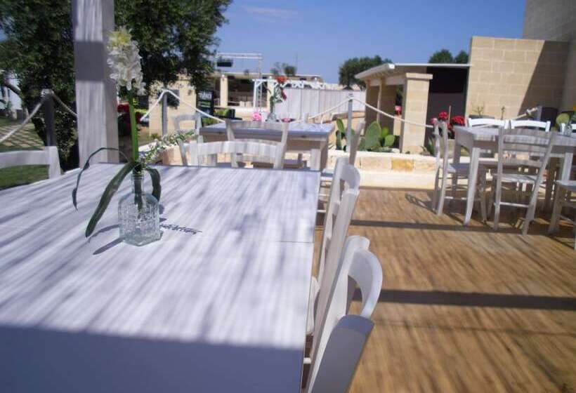 בית מלון כפרי Reverse