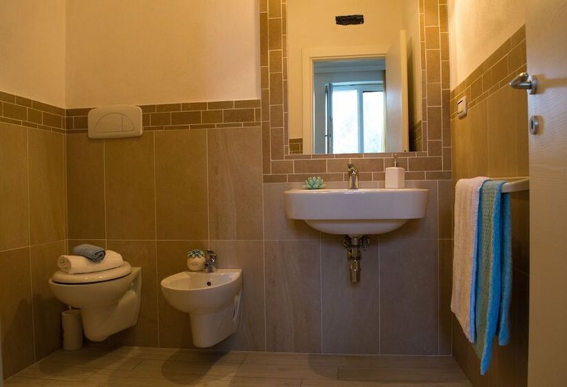 בית מלון כפרי Reverse