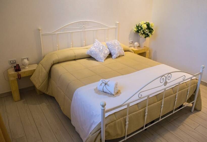 בית מלון כפרי Reverse