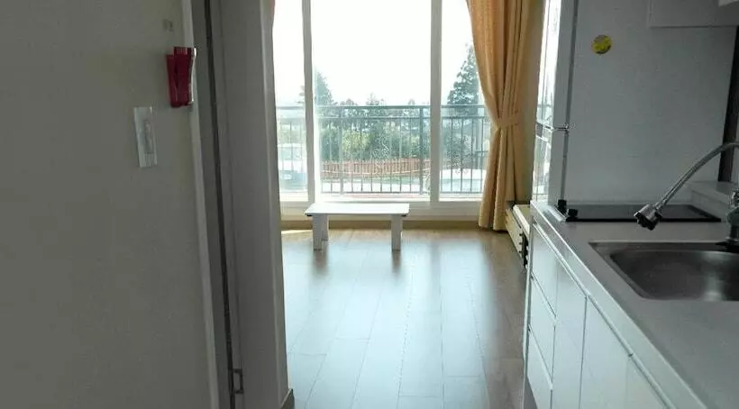 Hotel Stone And Wind Resort