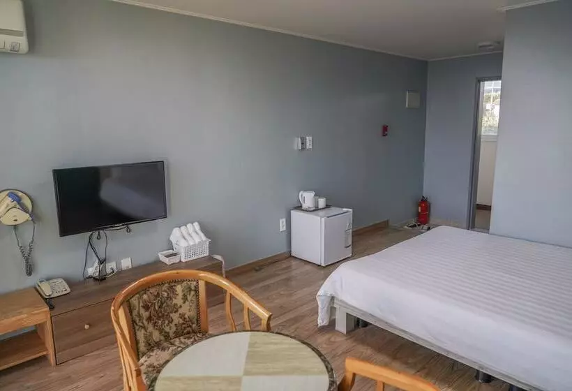 Hotel Stone And Wind Resort