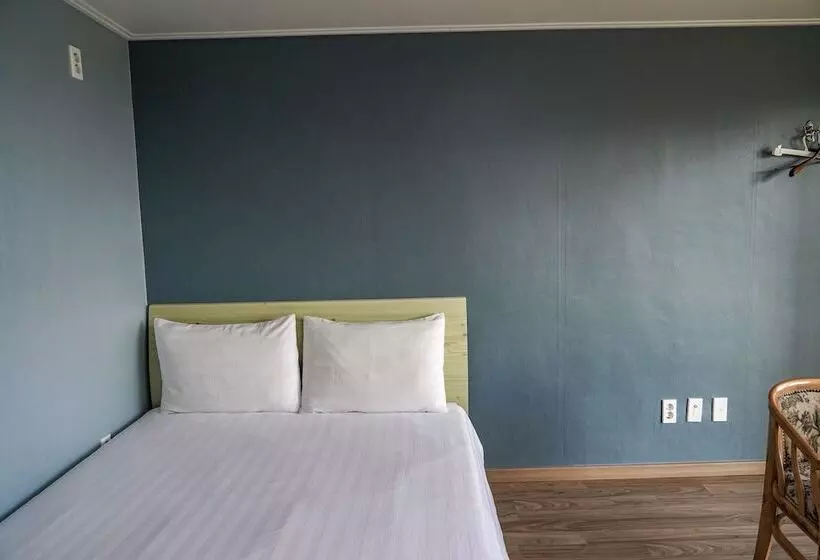 Hotel Stone And Wind Resort