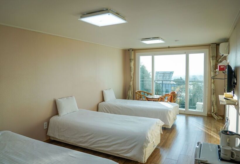 Hotel Stone And Wind Resort