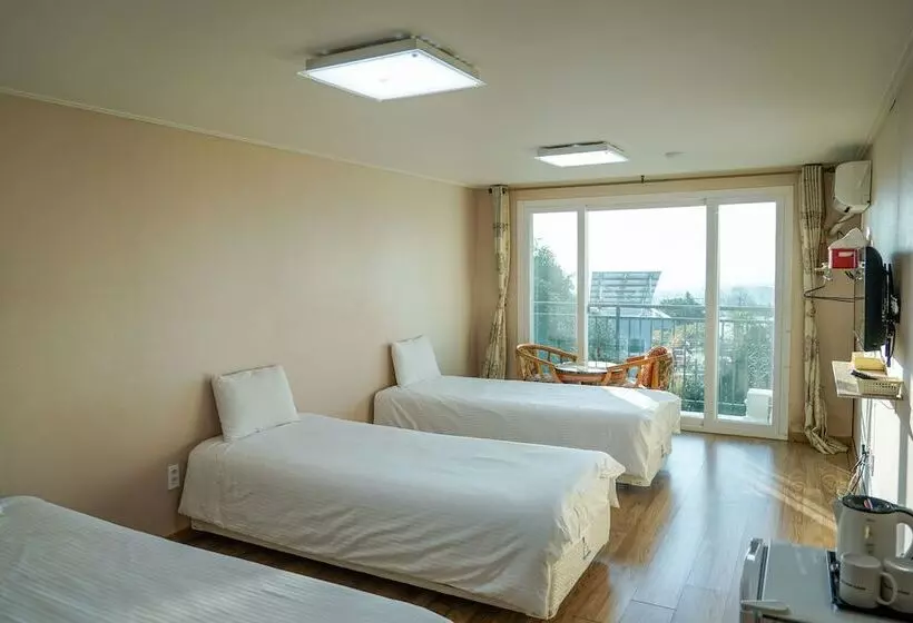 Hotel Stone And Wind Resort