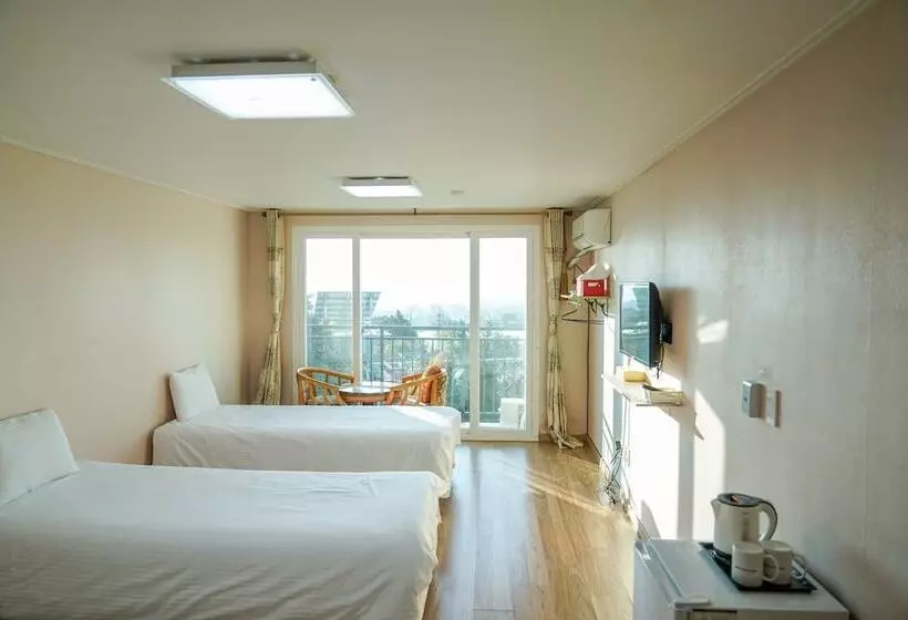 Hotel Stone And Wind Resort