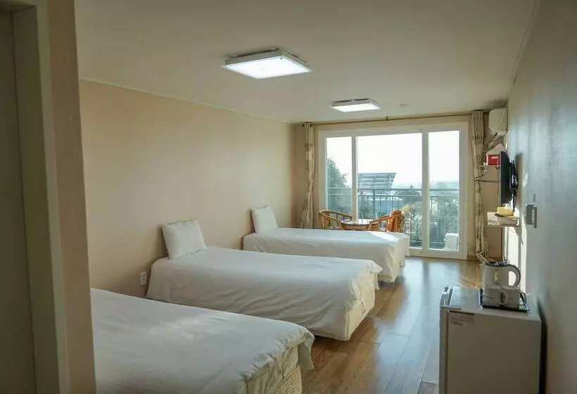 Hotel Stone And Wind Resort