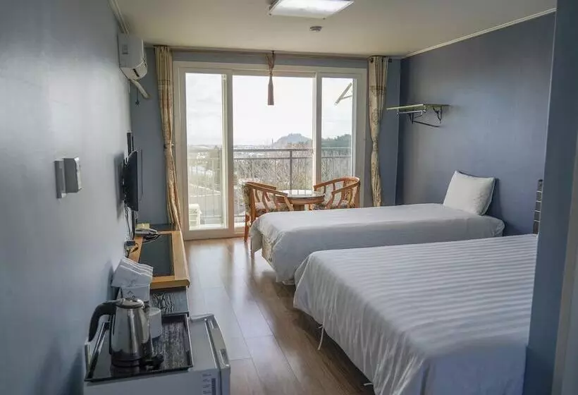 Hotel Stone And Wind Resort