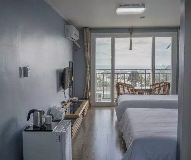 Hotel Stone And Wind Resort