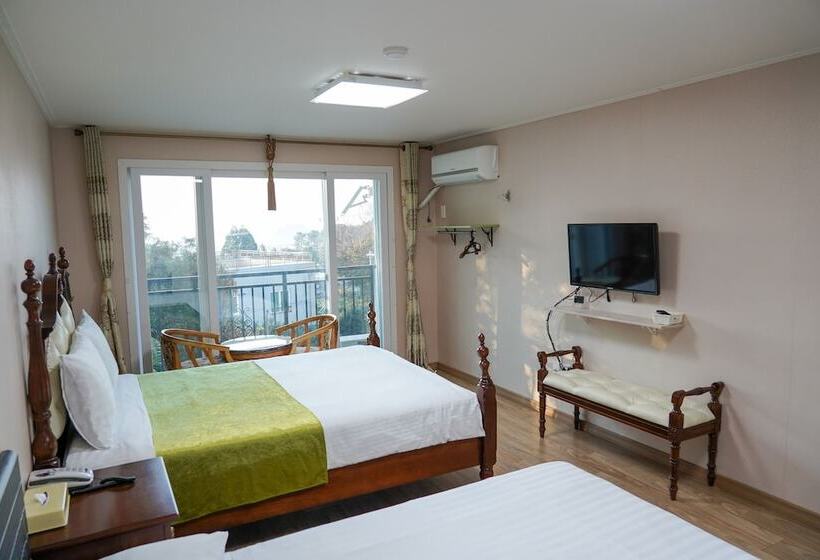 Hotel Stone And Wind Resort