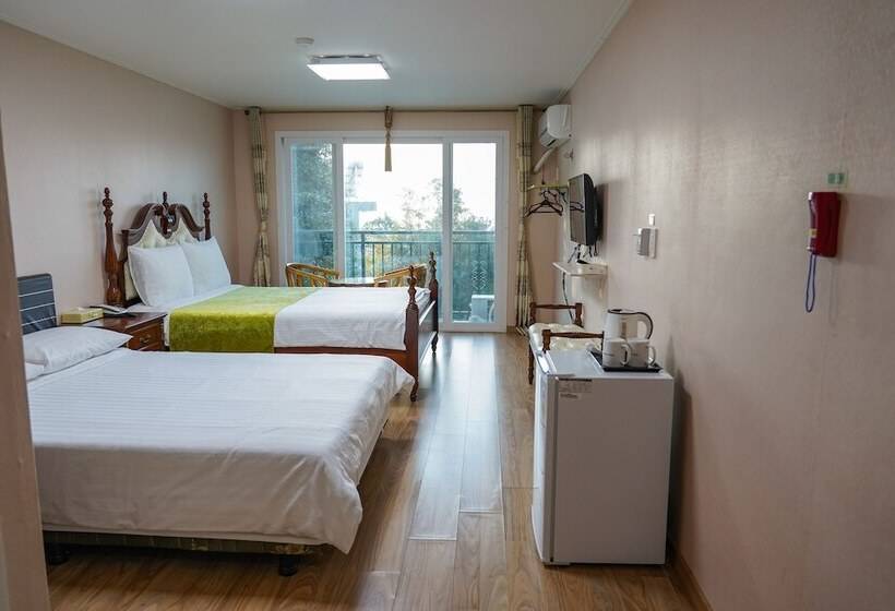 Hotel Stone And Wind Resort