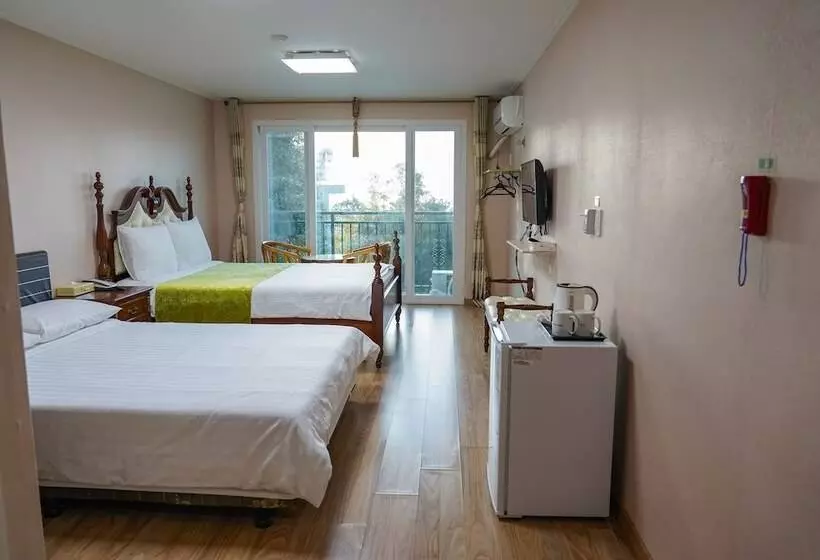 Hotel Stone And Wind Resort