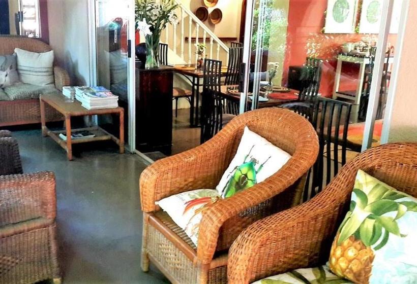 ペンション Pumleni Guesthouse