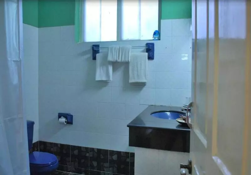 Thante Hotel  Nyaung Oo