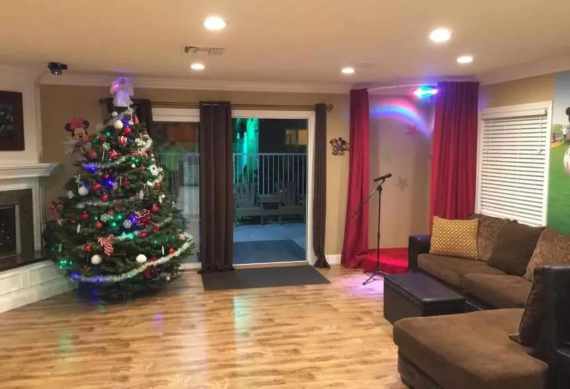 The Neverending Story Home Reg2015 00071