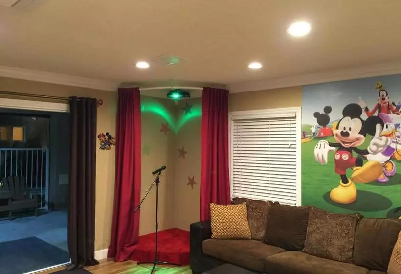 The Neverending Story Home Reg2015 00071