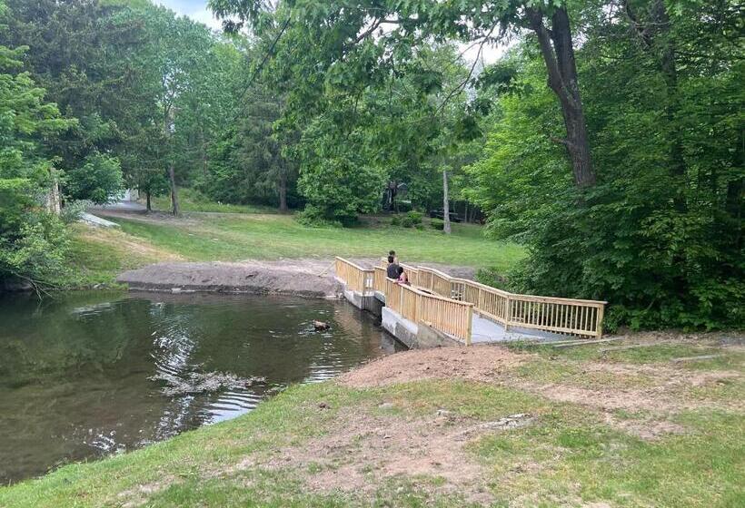 Echo Valley Cottages