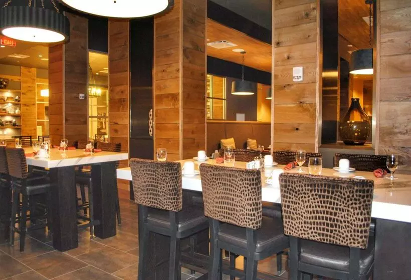 Отель Doubletree By Hilton Reading