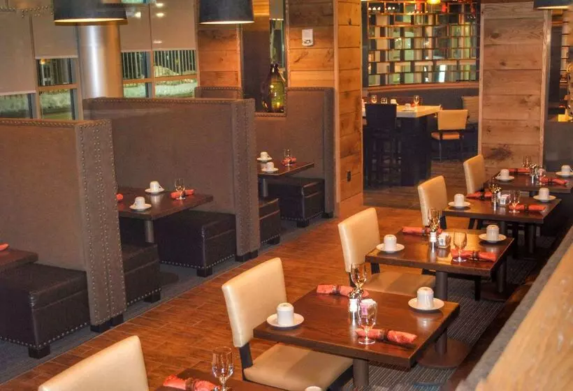 Отель Doubletree By Hilton Reading