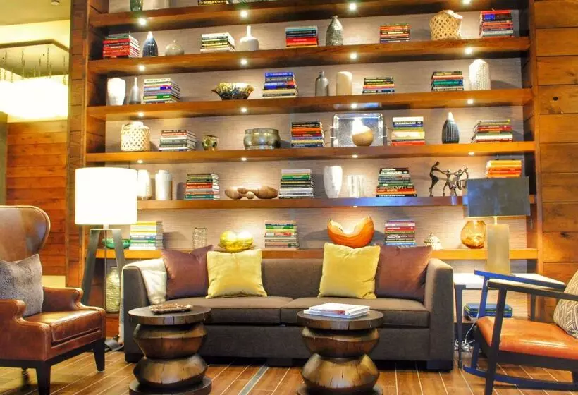 Отель Doubletree By Hilton Reading