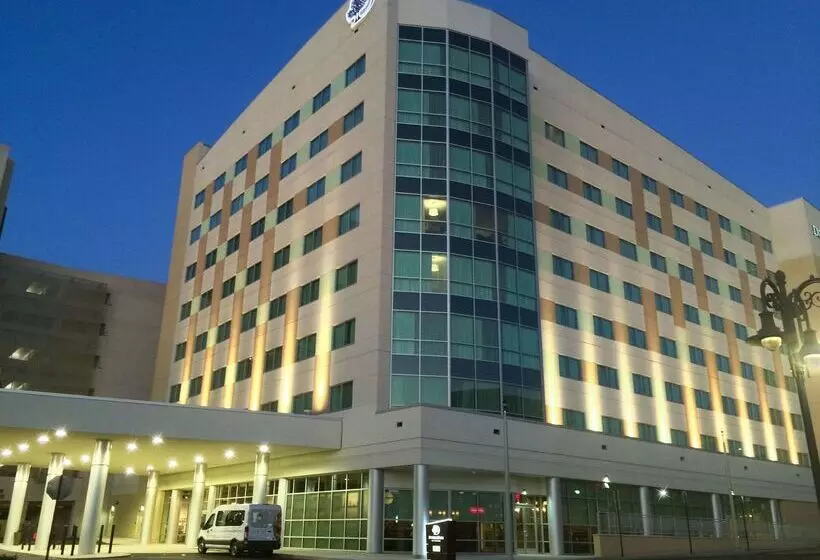 Отель Doubletree By Hilton Reading